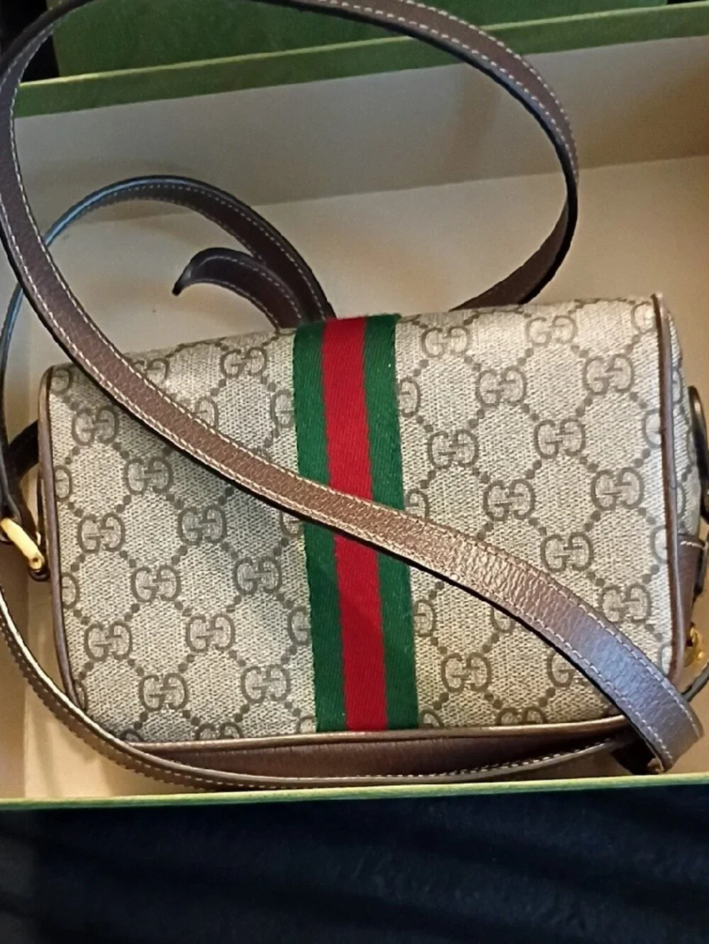 Gucci Beige/Brown Monogram Crossbody with Green-Red Web - Picture 4 of 11